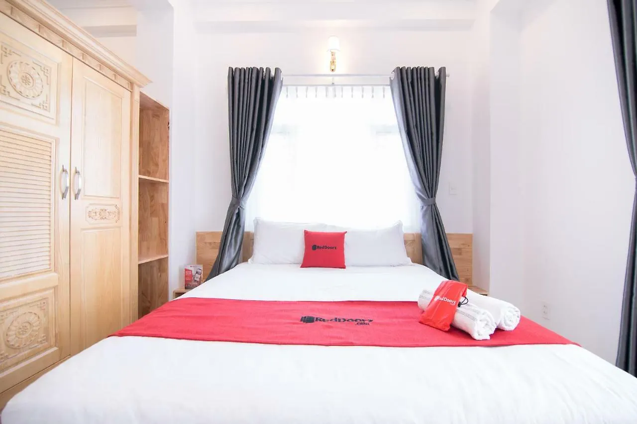 Reddoorz Plus Near Gia Dinh Park contacts
